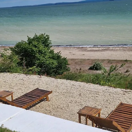 Sarafovo Deluxe 公寓 *