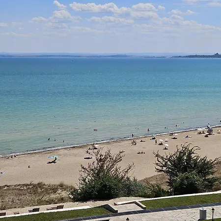 Sarafovo Deluxe 布尔加斯