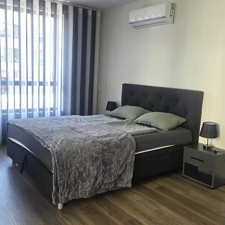 Sarafovo Deluxe Apartmán Burgas City