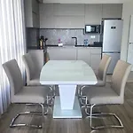 Sarafovo Deluxe Apartment *